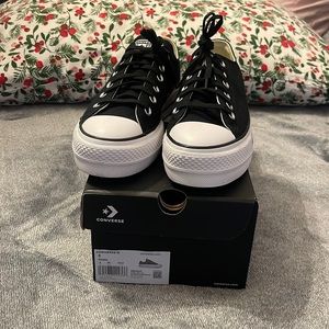 Converse Black Lift low - Brand new in box - (Runs large about half size)
